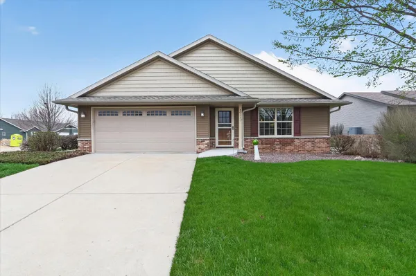 $449,900 | 4011 Huntington Avenue, Janesville, WI 53546