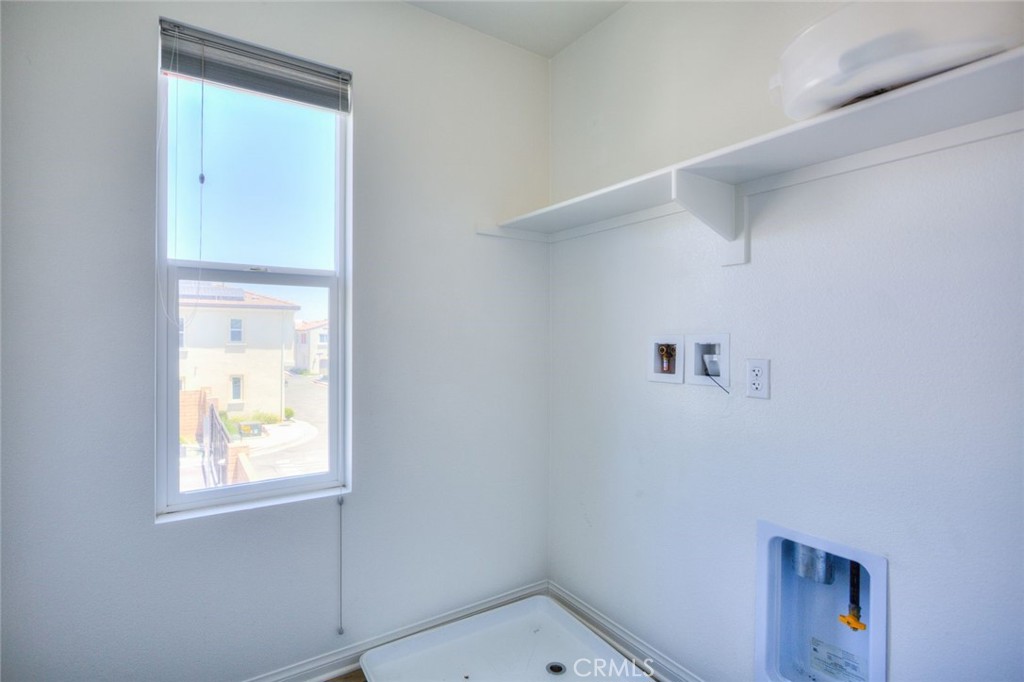 202 Bonita Lane Rialto, CA 92376 - Photo 35 of 43