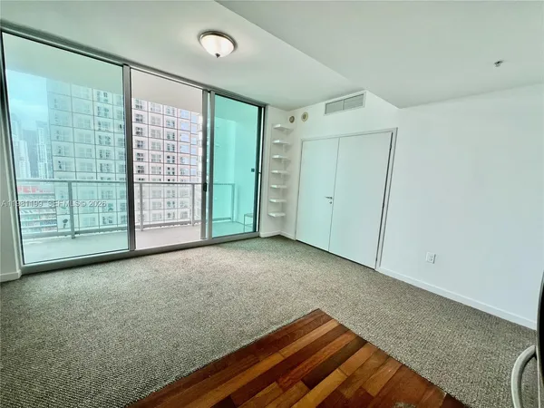 $2,675 | 300 South Biscayne Boulevard, Unit 2703, Miami, FL 33131