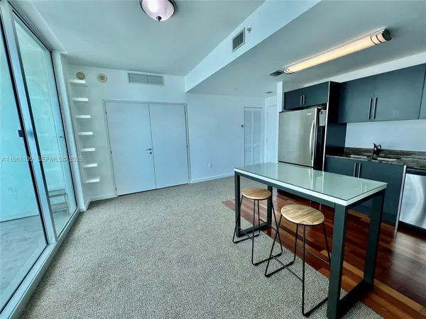 $2,675 | 300 South Biscayne Boulevard, Unit 2703, Miami, FL 33131