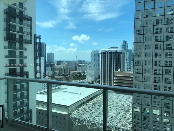 $2,675 | 300 South Biscayne Boulevard, Unit 2703, Miami, FL 33131