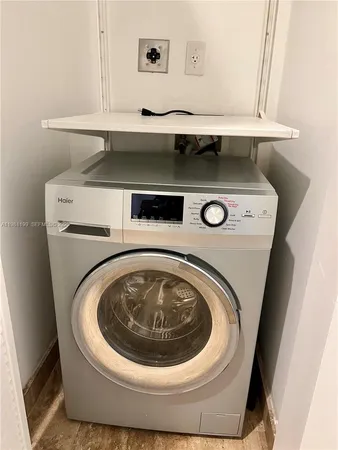 $2,675 | 300 South Biscayne Boulevard, Unit 2703, Miami, FL 33131