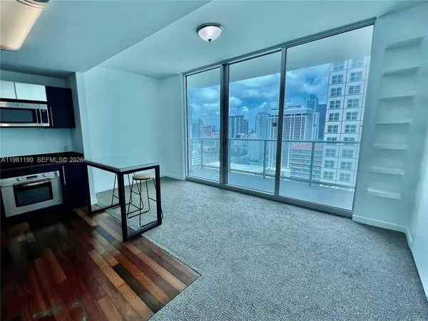 $2,675 | 300 South Biscayne Boulevard, Unit 2703, Miami, FL 33131