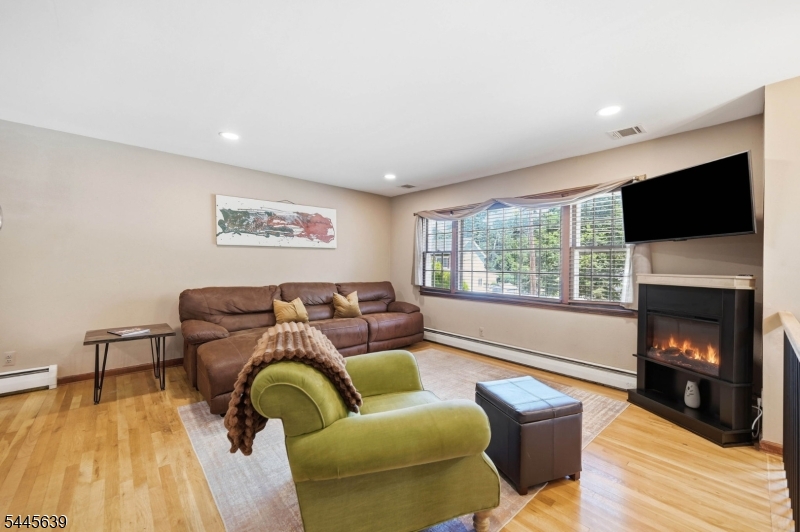 3 Seneca Trail Oak Ridge, NJ 07438 - Photo 3 of 20