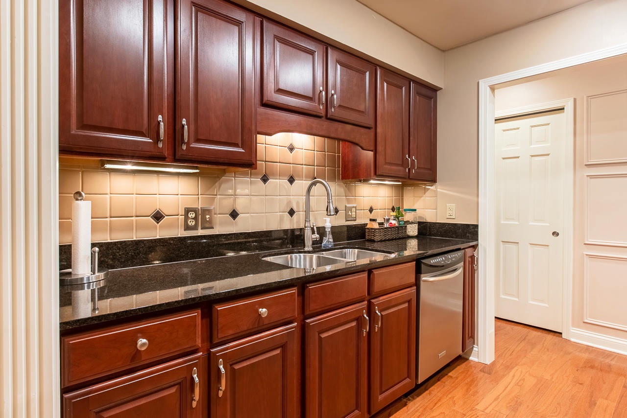 6524 Newburgh Road Evansville, IN 47715 - Photo 8 of 23 Gallery Image 8