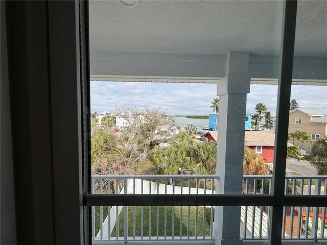 $3,300 | 13117 4th Street East, Madeira Beach, FL 33708
