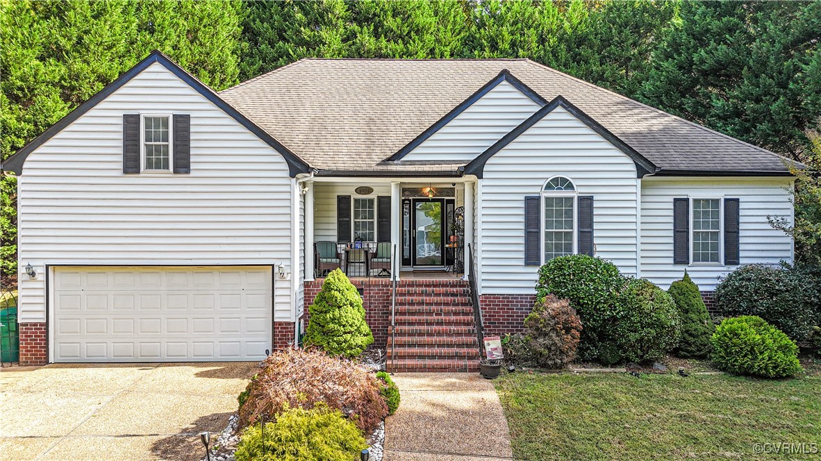 4824 Bristol Circle Williamsburg, VA 23185 - Photo 5 of 36 View of front of property featuring a front yard a