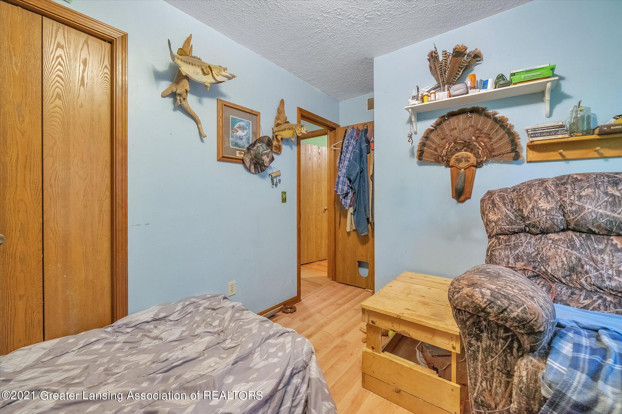 6079 Bishop Road Lansing, MI 48911 - Photo 16 of 34 20-6079-Bishop-Rd-WindowStill-Real-Estat