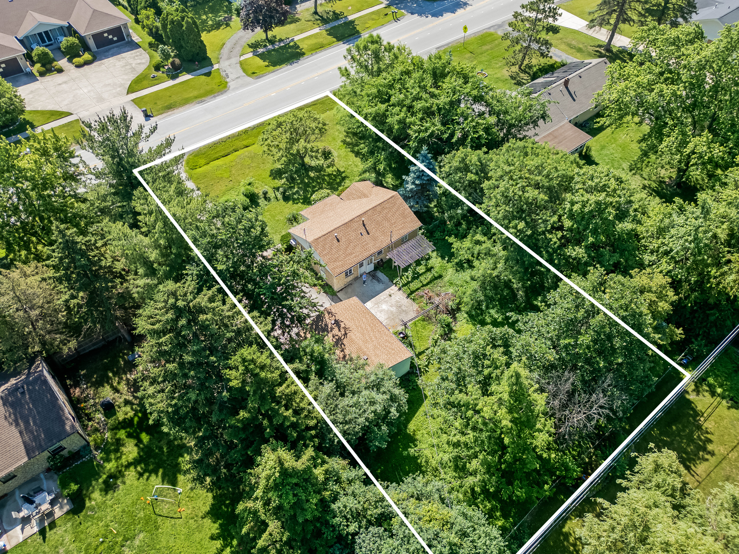 5736 Willow Springs Road La Grange Highlands, IL 60525 - Photo 14 of 14 an aerial view of a residential houses with outdoor space