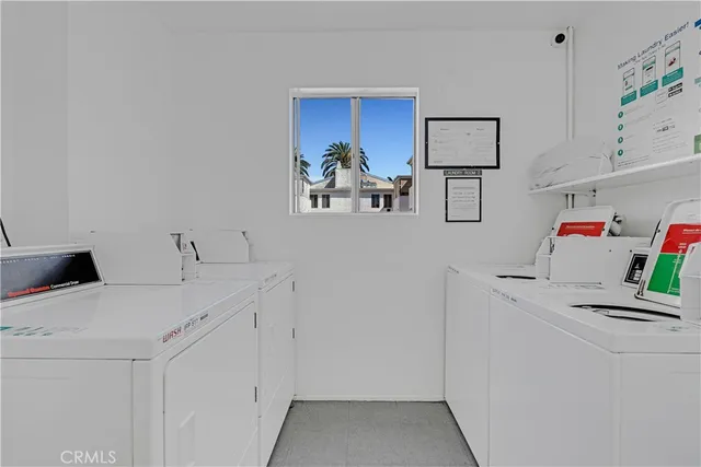 a view of entryway with a front door