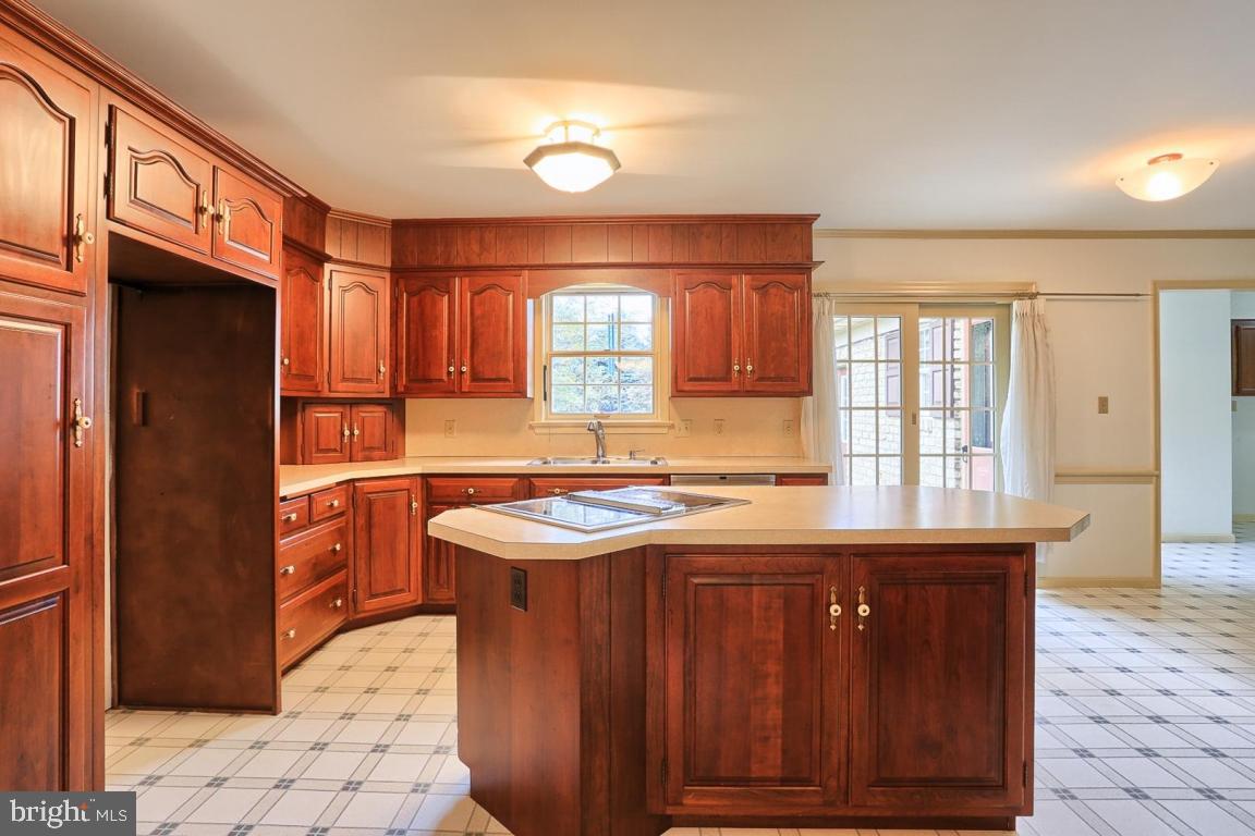 326 Little Creek Road Lancaster, PA 17601 - Photo 5 of 31