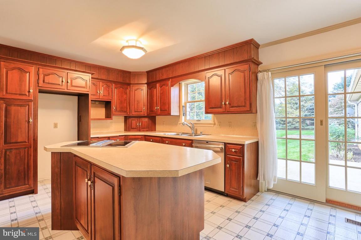 326 Little Creek Road Lancaster, PA 17601 - Photo 6 of 31