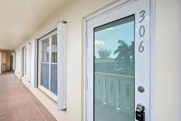 $1,800 | 306 Andover East, West Palm Beach, FL 33417