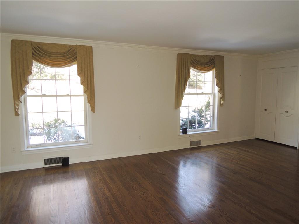 675 Valleyview Road Pittsburgh, PA 15243 - Photo 4 of 16 Gallery Image 4