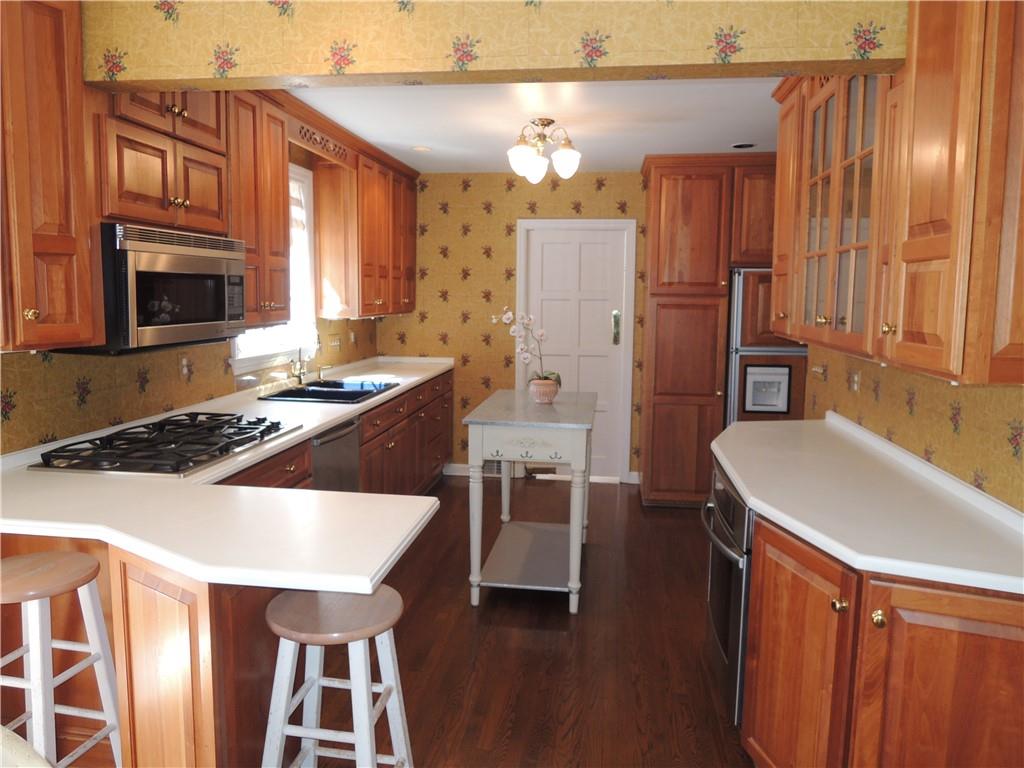 675 Valleyview Road Pittsburgh, PA 15243 - Photo 6 of 16 Gallery Image 6