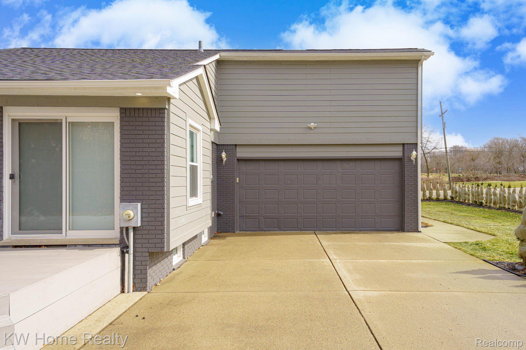 2882 Hiller Road West Bloomfield, MI 48324 - Photo 5 of 47 Gallery Image 5