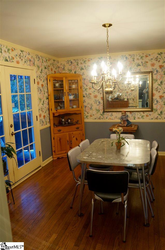 432 Piney Grove Road Greenville, SC 29607 - Photo 11 of 34 DinRm is open into Grt Rm with Hdwd Flrs