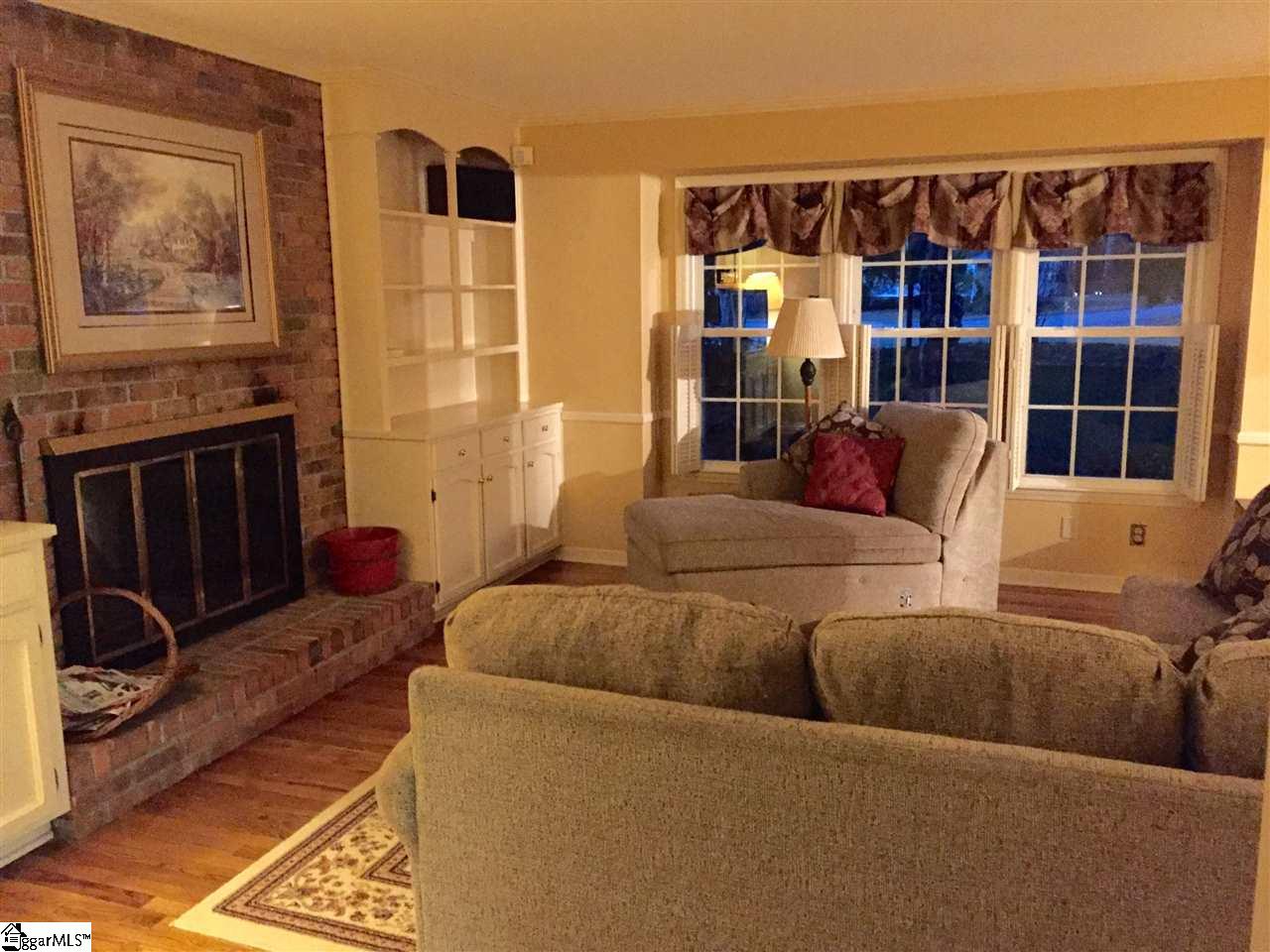 432 Piney Grove Road Greenville, SC 29607 - Photo 14 of 34 Grt Rm with Hdwds & Built-in Bookcases