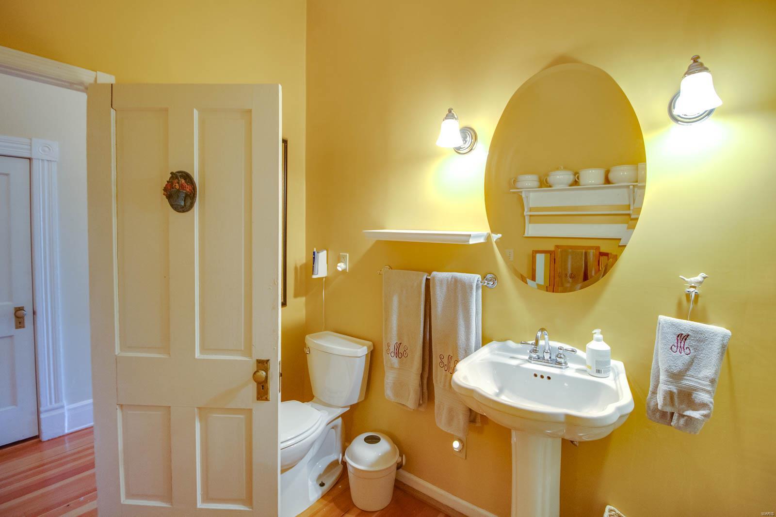 611 Division Street Alton, IL 62002 - Photo 15 of 59 Gallery Image 15