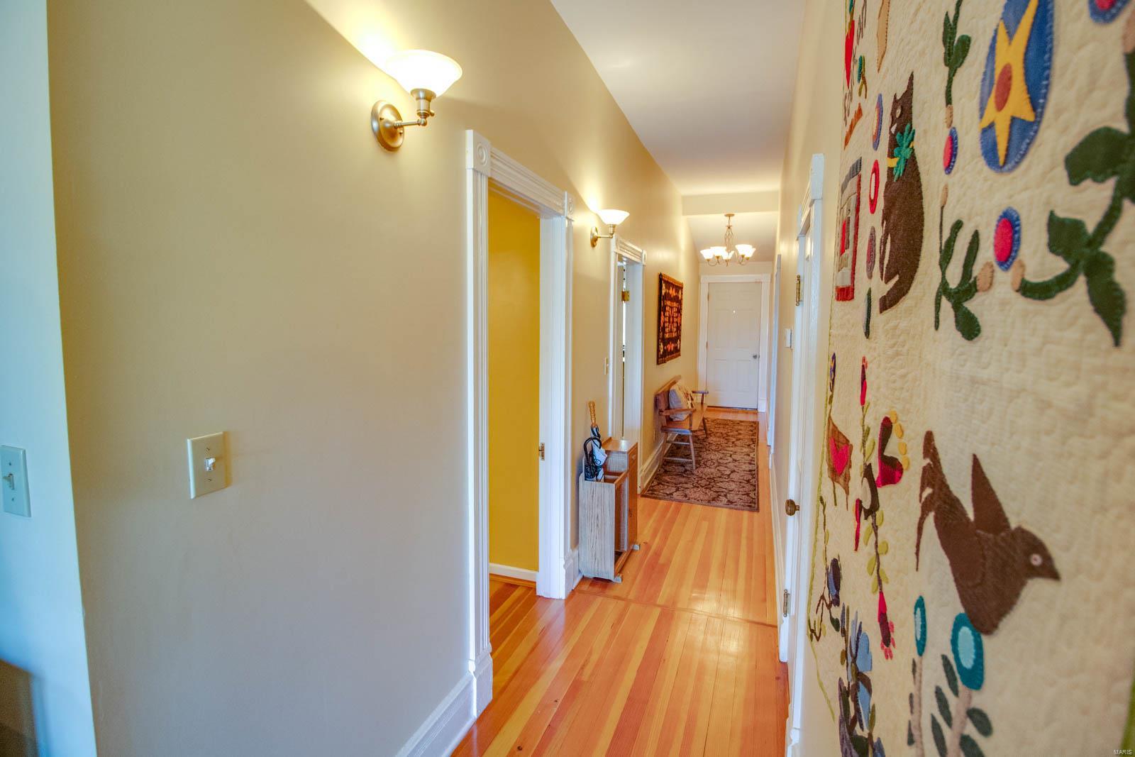 611 Division Street Alton, IL 62002 - Photo 7 of 59 Gallery Image 7