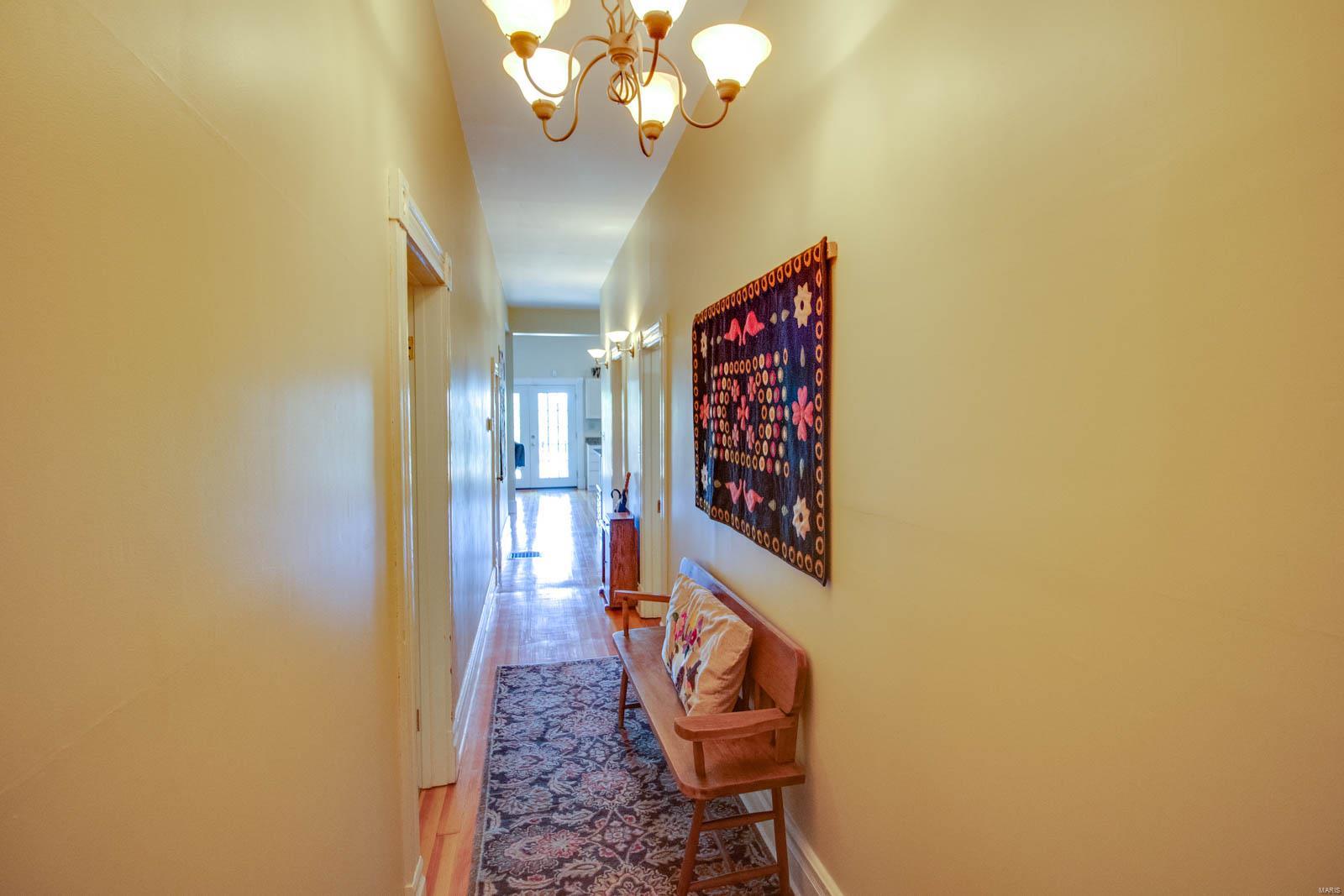 611 Division Street Alton, IL 62002 - Photo 8 of 59 Gallery Image 8