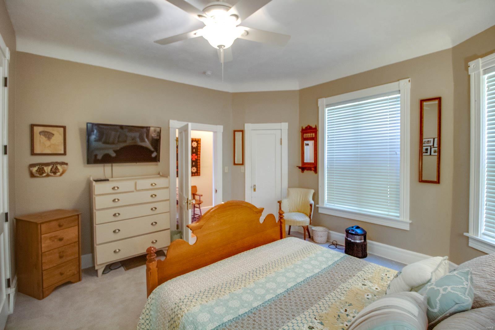 611 Division Street Alton, IL 62002 - Photo 10 of 59 Gallery Image 10