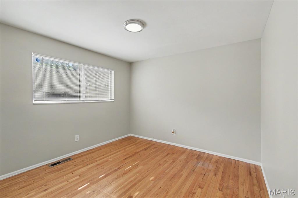 5144 Abington Road Florissant, MO 63033 - Photo 9 of 16 Gallery Image 9