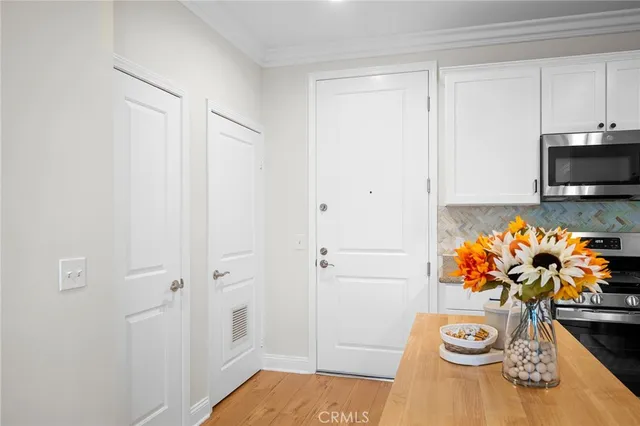 a view of a entryway of the house