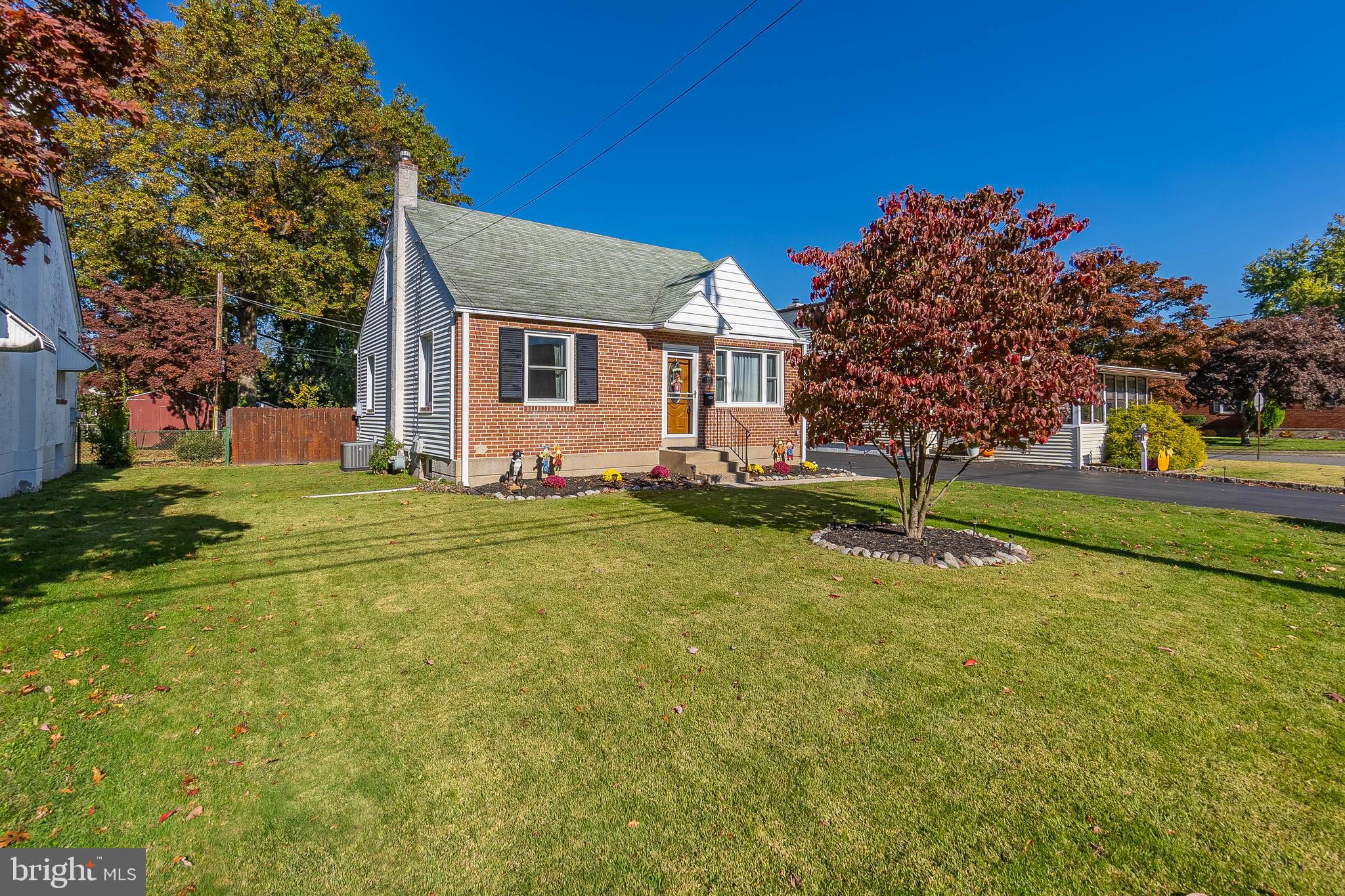 553 7th Avenue Swarthmore, PA 19081 - Photo 4 of 39