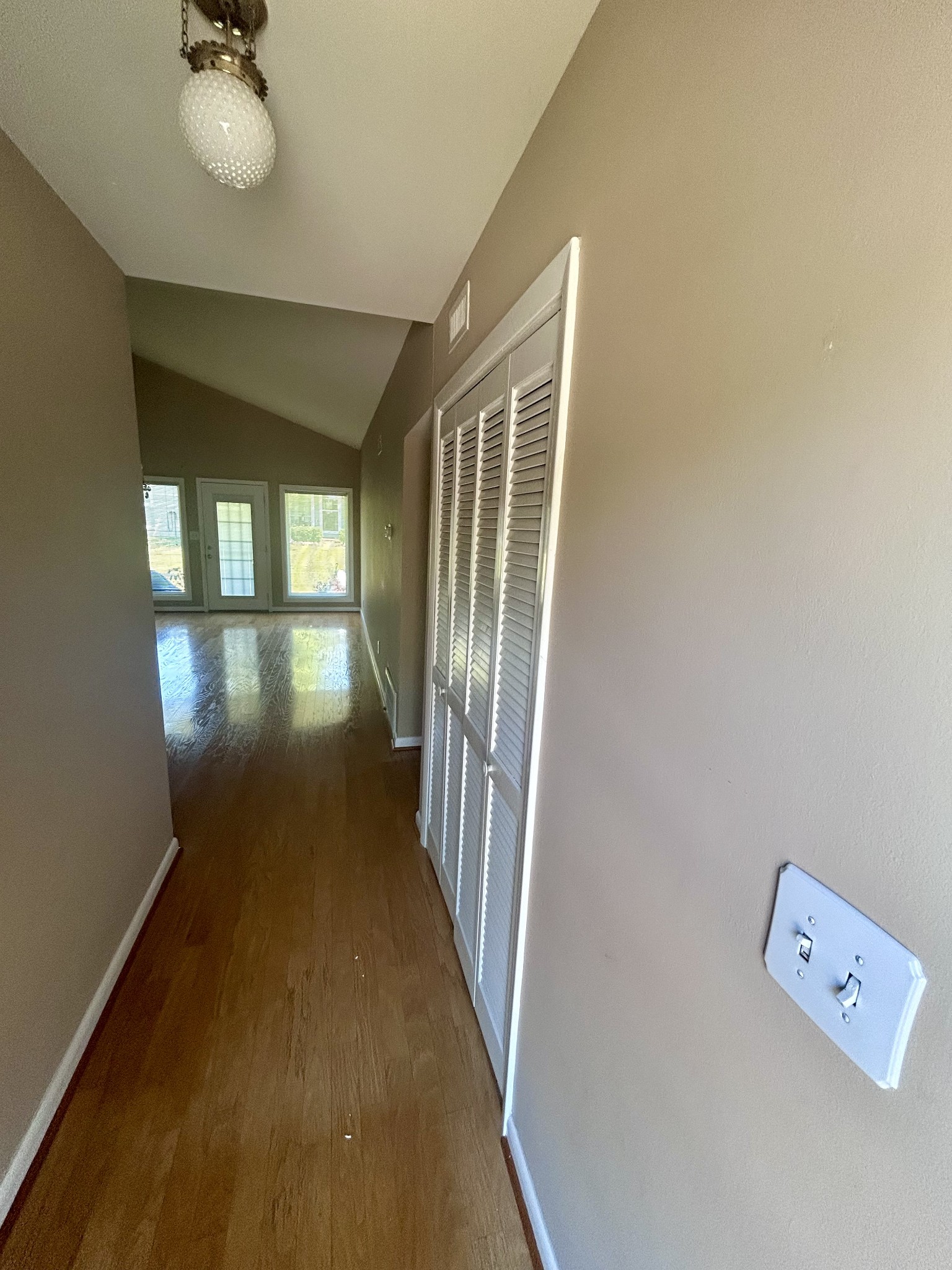 1900 Richard Jones Road, Unit D2 Nashville, TN 37215 - Photo 2 of 7 a view of gallery