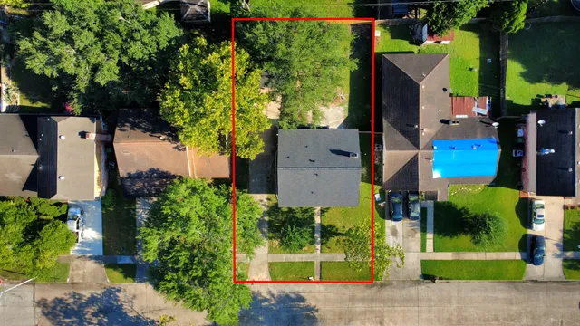 $2,000 | 7022 Castleview Lane, Houston, TX 77489