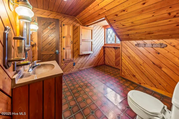 $641,400 | 759 Country Club Drive West, Minnesott Beach, NC 28510