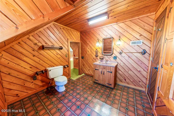 $641,400 | 759 Country Club Drive West, Minnesott Beach, NC 28510