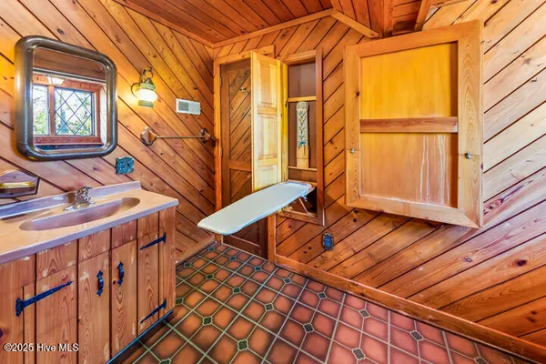 $641,400 | 759 Country Club Drive West, Minnesott Beach, NC 28510