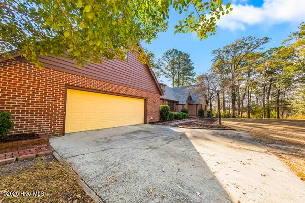 $641,400 | 759 Country Club Drive West, Minnesott Beach, NC 28510