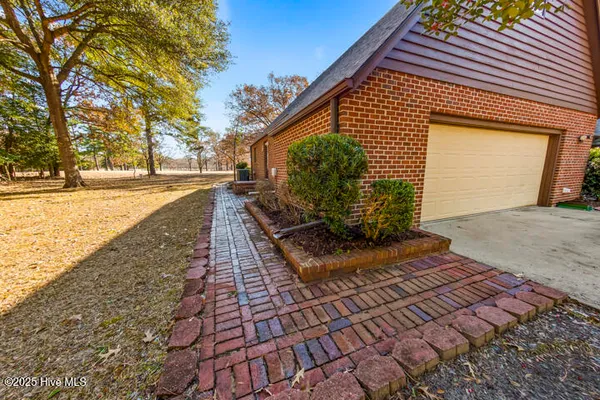 $641,400 | 759 Country Club Drive West, Minnesott Beach, NC 28510