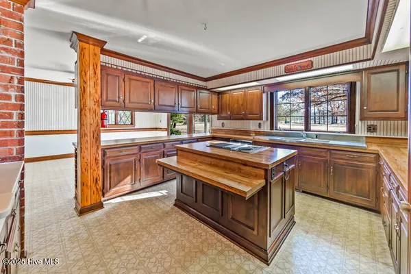 $641,400 | 759 Country Club Drive West, Minnesott Beach, NC 28510