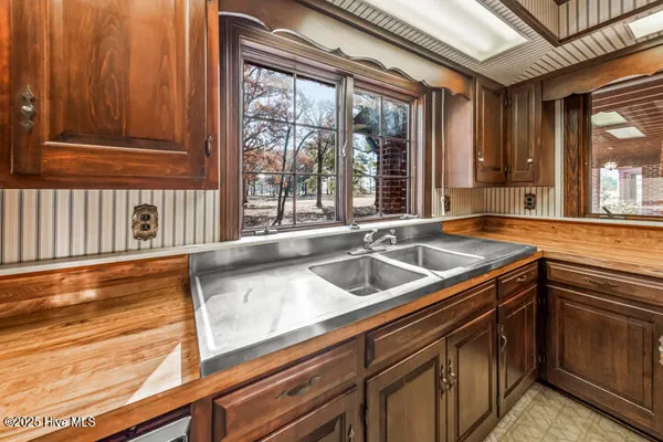 $641,400 | 759 Country Club Drive West, Minnesott Beach, NC 28510