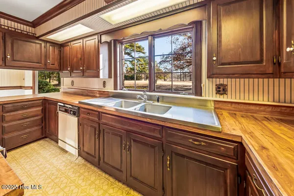 $641,400 | 759 Country Club Drive West, Minnesott Beach, NC 28510