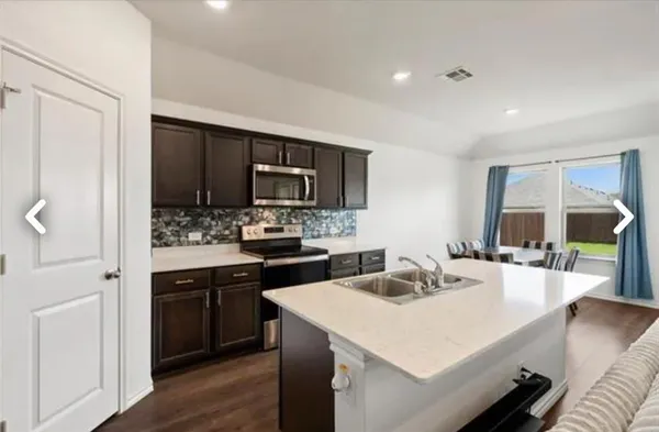 $2,100 | 1111 Fairbanks Drive, Ennis, TX 75119