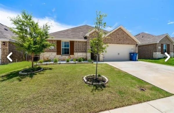 $2,100 | 1111 Fairbanks Drive, Ennis, TX 75119