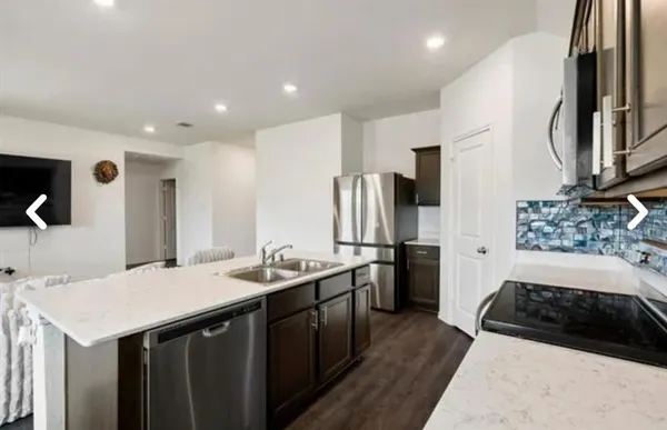 $2,100 | 1111 Fairbanks Drive, Ennis, TX 75119