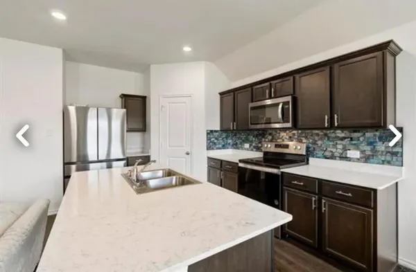 $2,100 | 1111 Fairbanks Drive, Ennis, TX 75119