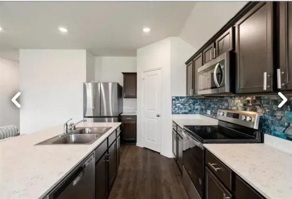 $2,100 | 1111 Fairbanks Drive, Ennis, TX 75119