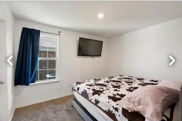 $2,100 | 1111 Fairbanks Drive, Ennis, TX 75119