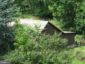 76 Mt Marshall Road Washington, VA 22747 - Photo 2 of 5 Barn