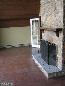 76 Mt Marshall Road Washington, VA 22747 - Photo 4 of 5 Family Room