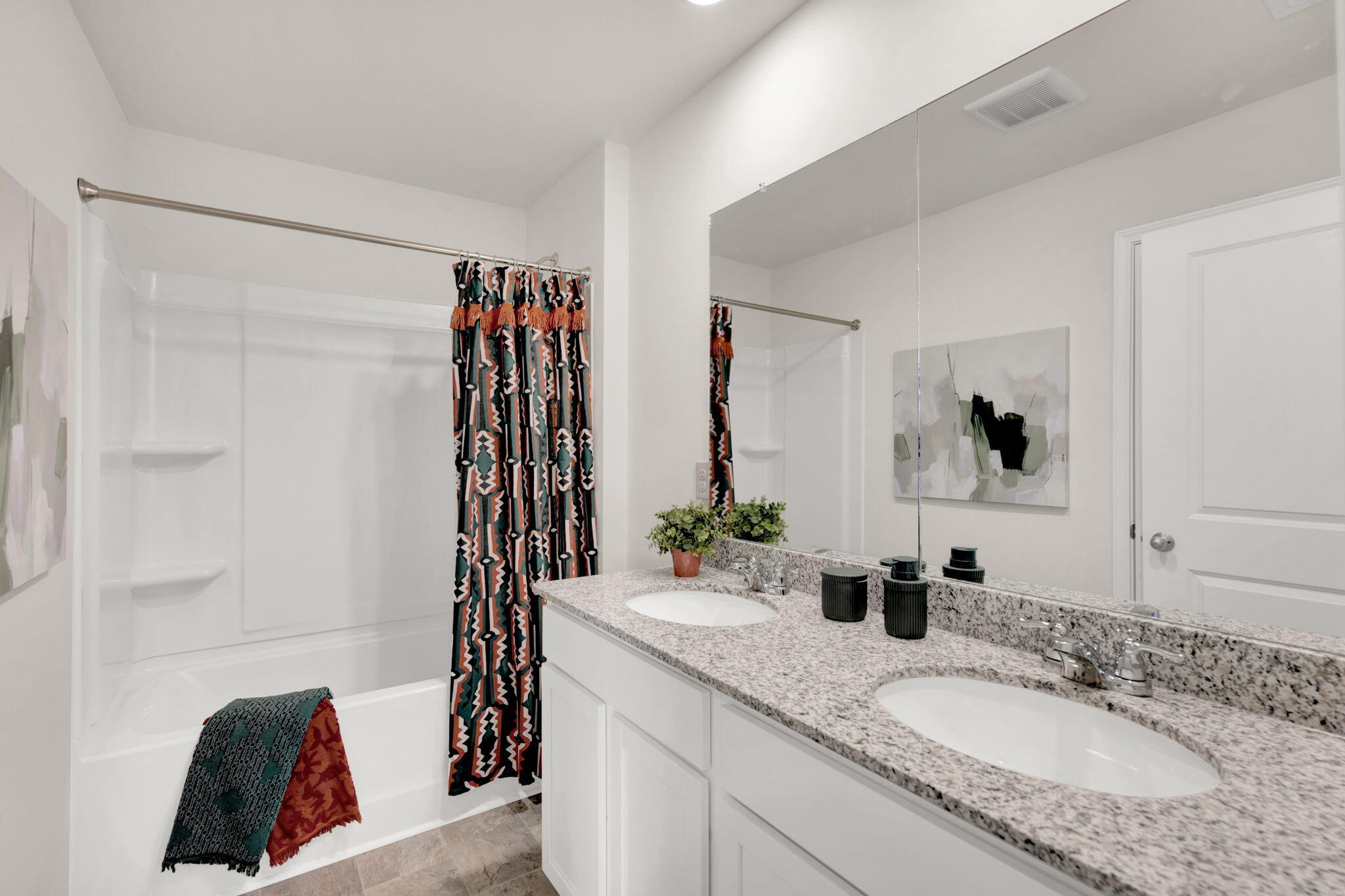 593 Fox Den Circle Dalton, GA 30721 - Photo 37 of 47 30 - Full Bathroom