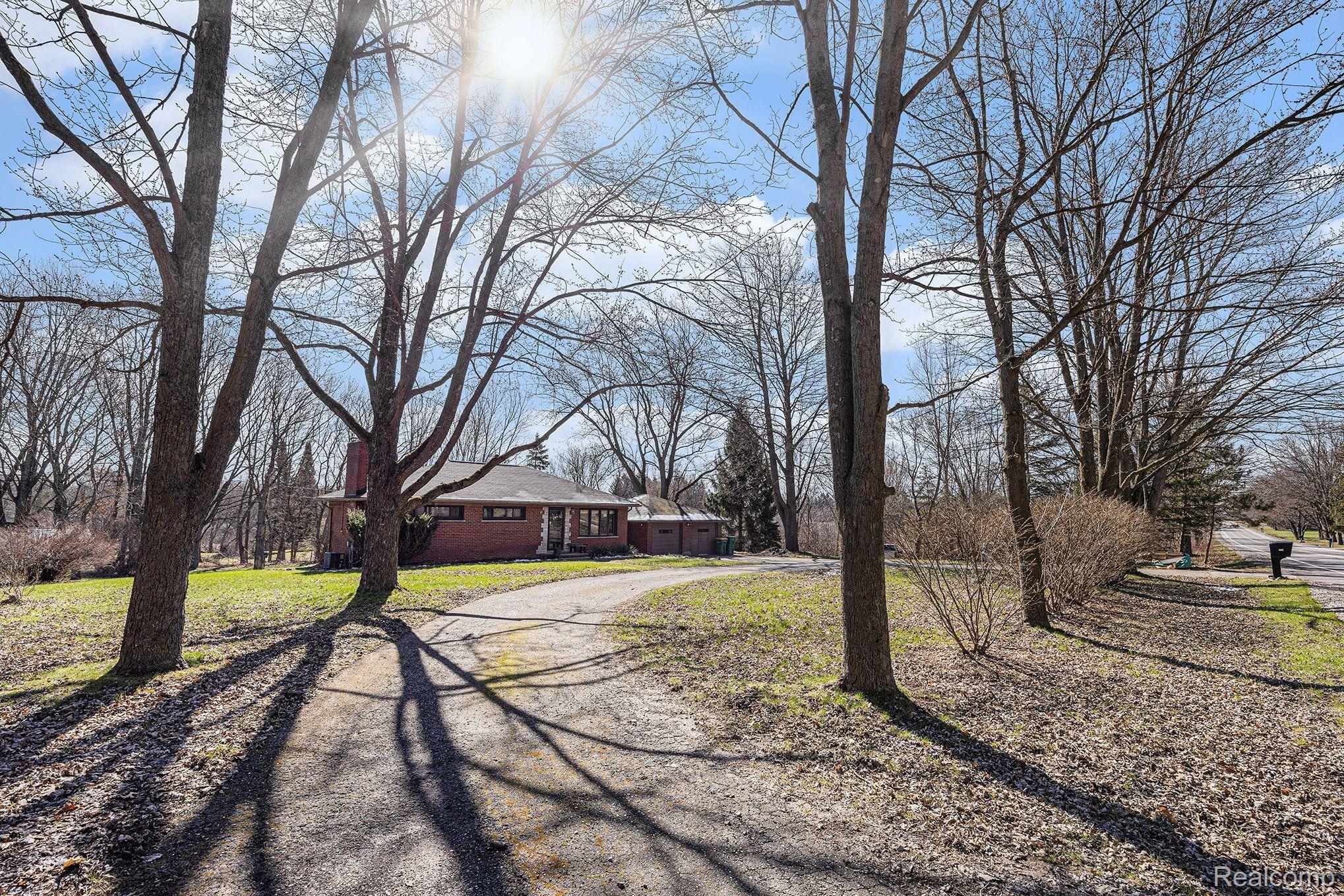 2289 Adams Road Oakland, MI 48363 - Photo 18 of 26 Gallery Image 18