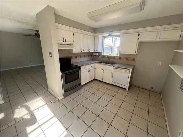 $1,395 | 2322 Vialoux Drive, Corpus Christi, TX 78418